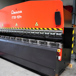  Amada 100 t x 4100 mm CNC